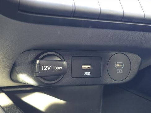 Used 2025 Hyundai Elantra Blue image 23