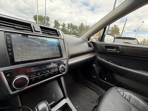 Used 2019 Subaru Outback 2.5i Limited AWD/4WD image 25