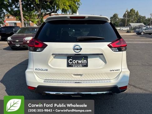 Used 2018 Nissan Rogue SV AWD/4WD image 6