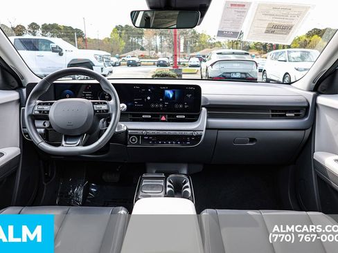 Used 2025 Hyundai Ioniq 5 SEL image 30