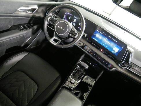 Used 2025 Kia Sportage X-Line w/ Premium Package AWD/4WD image 9