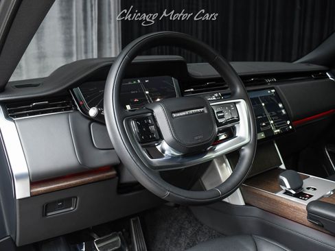 Used 2025 Land Rover Range Rover Long Wheelbase SE AWD/4WD image 9