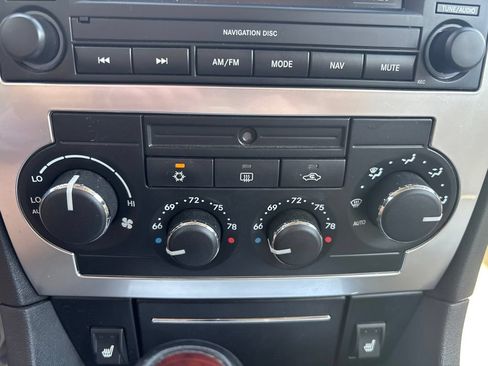 Used 2005 Chrysler 300 C w/ Sound Group II RWD image 5