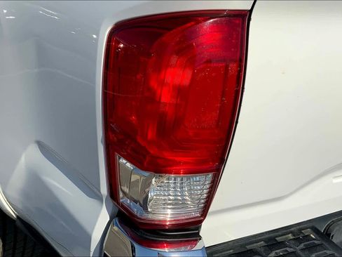 Used 2017 Toyota Tacoma SR5 image 27