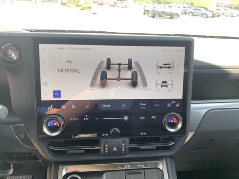 Used 2026 Lexus GX 550 w/ Cold Area Package AWD/4WD image 18