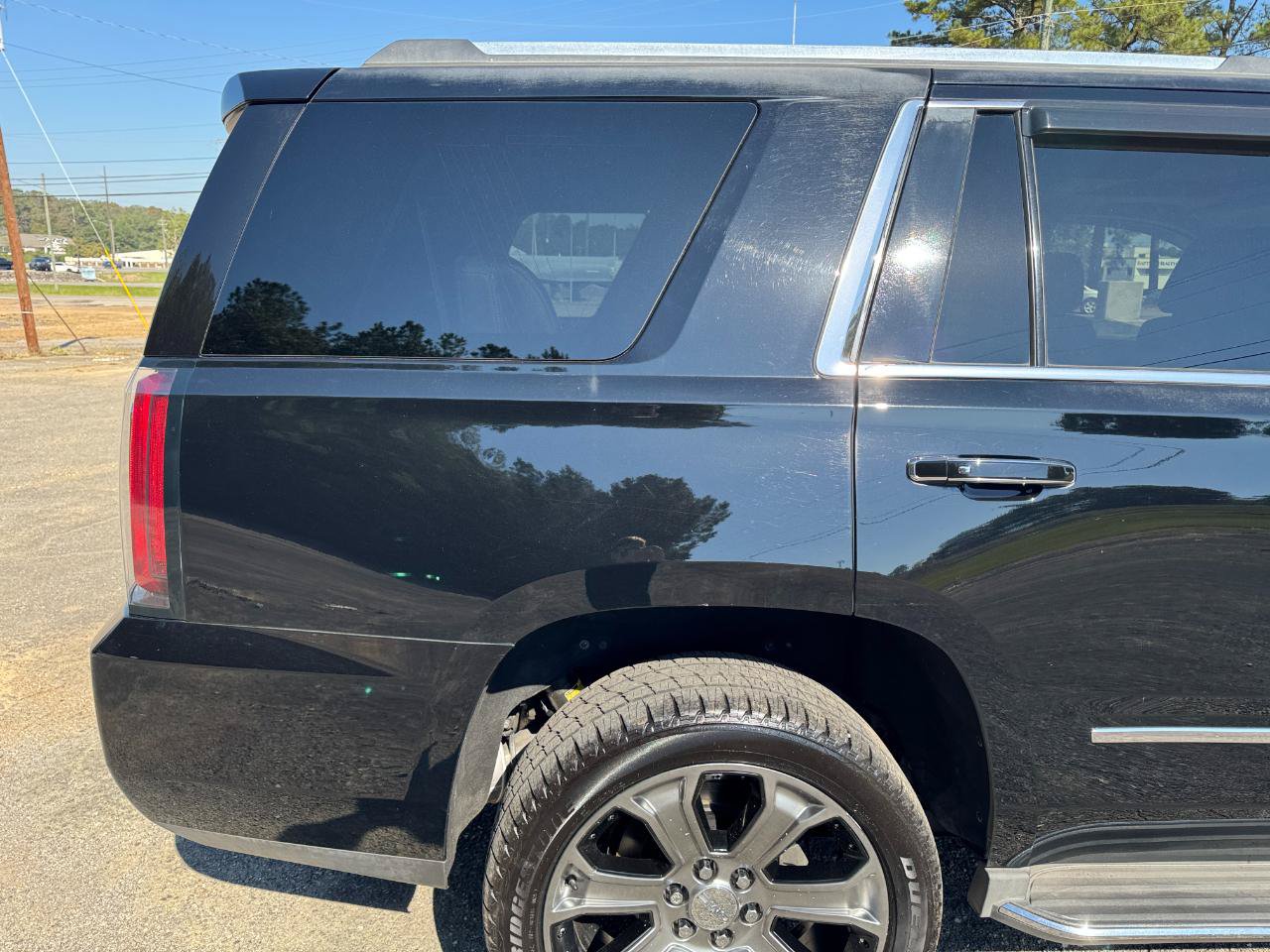 Used 2015 GMC Yukon Denali w/ Open Road Package RWD image 12