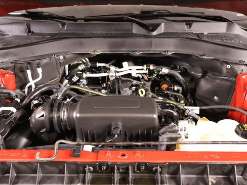 Used 2022 Ford Explorer XLT w/ Equipment Group 202A AWD/4WD image 21