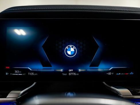 Used 2025 BMW 760i xDrive w/ Premium Package image 17