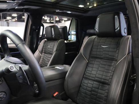 Used 2023 Cadillac Escalade V image 17