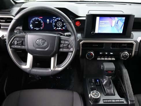 Used 2024 Toyota Tacoma TRD Off-Road AWD/4WD image 4