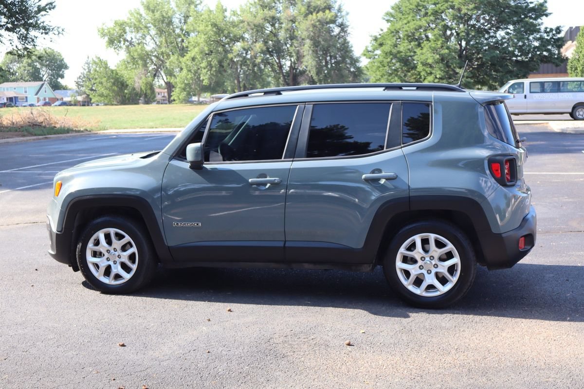 Used 2018 Jeep Renegade Latitude FWD image 8