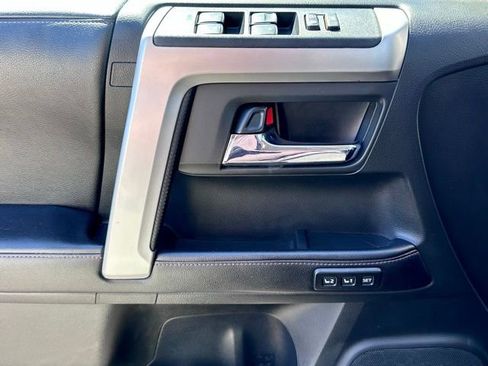 Used 2017 Toyota 4Runner Limited AWD/4WD image 33