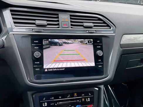 Certified 2023 Volkswagen Tiguan SE w/ Panoramic Sunroof Package image 27