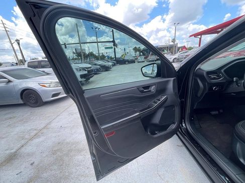Used 2025 Ford Escape Active FWD image 18
