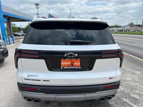 Used 2024 Chevrolet Traverse Z71 AWD/4WD image 8