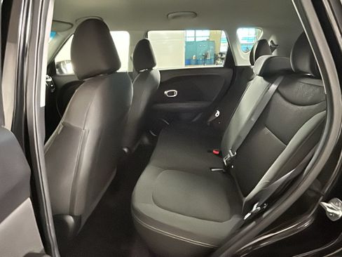 Used 2019 Kia Soul FWD image 28