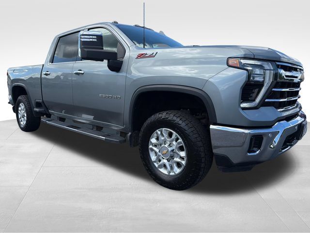 Used 2024 Chevrolet Silverado 2500 LTZ w/ LTZ Convenience Package AWD/4WD image 9