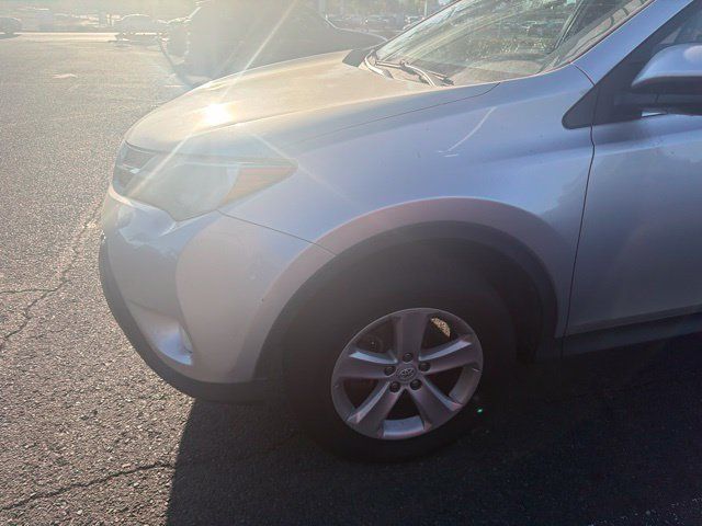 Used 2013 Toyota RAV4 XLE FWD image 7