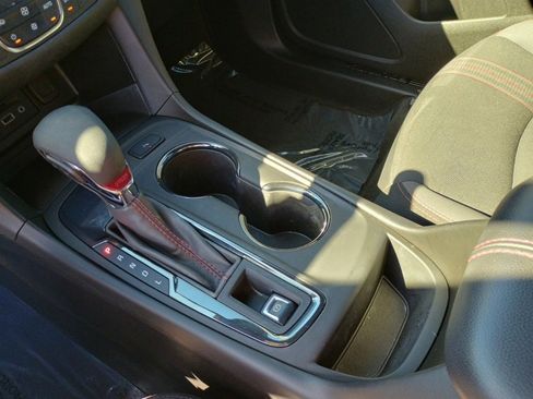 Used 2022 Chevrolet Equinox RS w/ Infotainment Package image 31