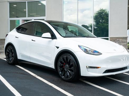 Used 2022 Tesla Model Y Performance AWD/4WD image 7