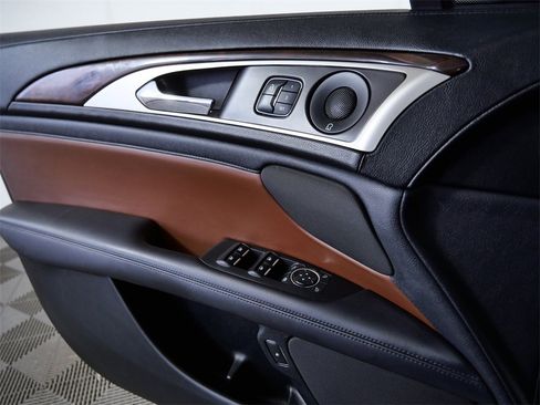 Used 2018 Lincoln MKZ Reserve w/ Climate Package image 25