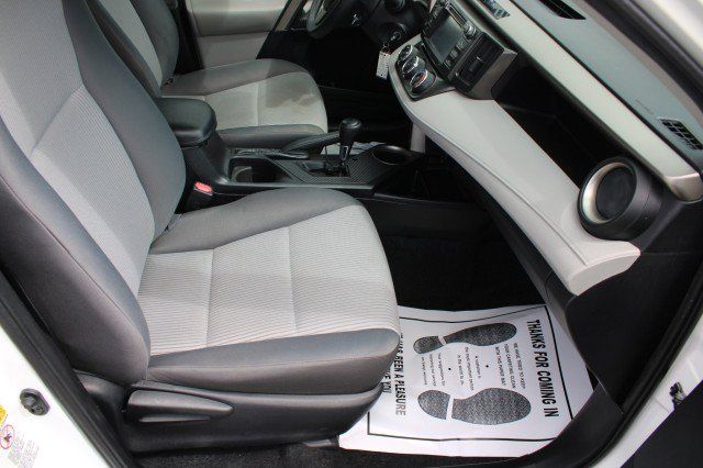 Used 2013 Toyota RAV4 LE FWD image 7