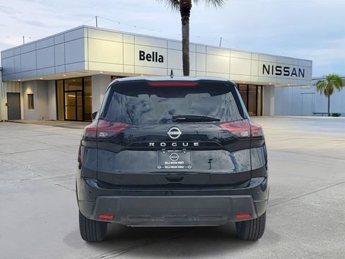 Used 2025 Nissan Rogue SV FWD image 5