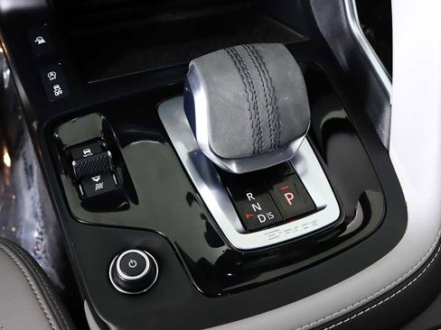 Used 2024 Jaguar E-PACE R-Dynamic SE image 20