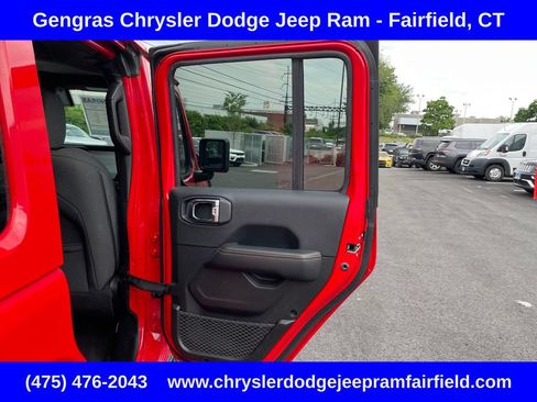 Certified 2025 Jeep Wrangler Unlimited Sahara AWD/4WD image 26