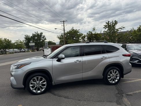 Used 2021 Toyota Highlander Limited AWD/4WD image 8