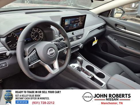 New 2026 Nissan Altima 2.5 SR w/ SR Midnight Edition Package image 4