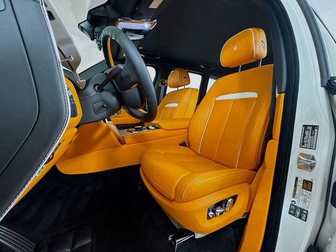 Certified 2025 Rolls-Royce Cullinan AWD/4WD image 21