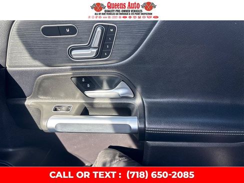 Used 2021 Mercedes-Benz GLB 250 4MATIC w/ Premium Package image 23