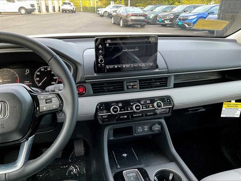 New 2025 Honda Pilot EX-L image 13