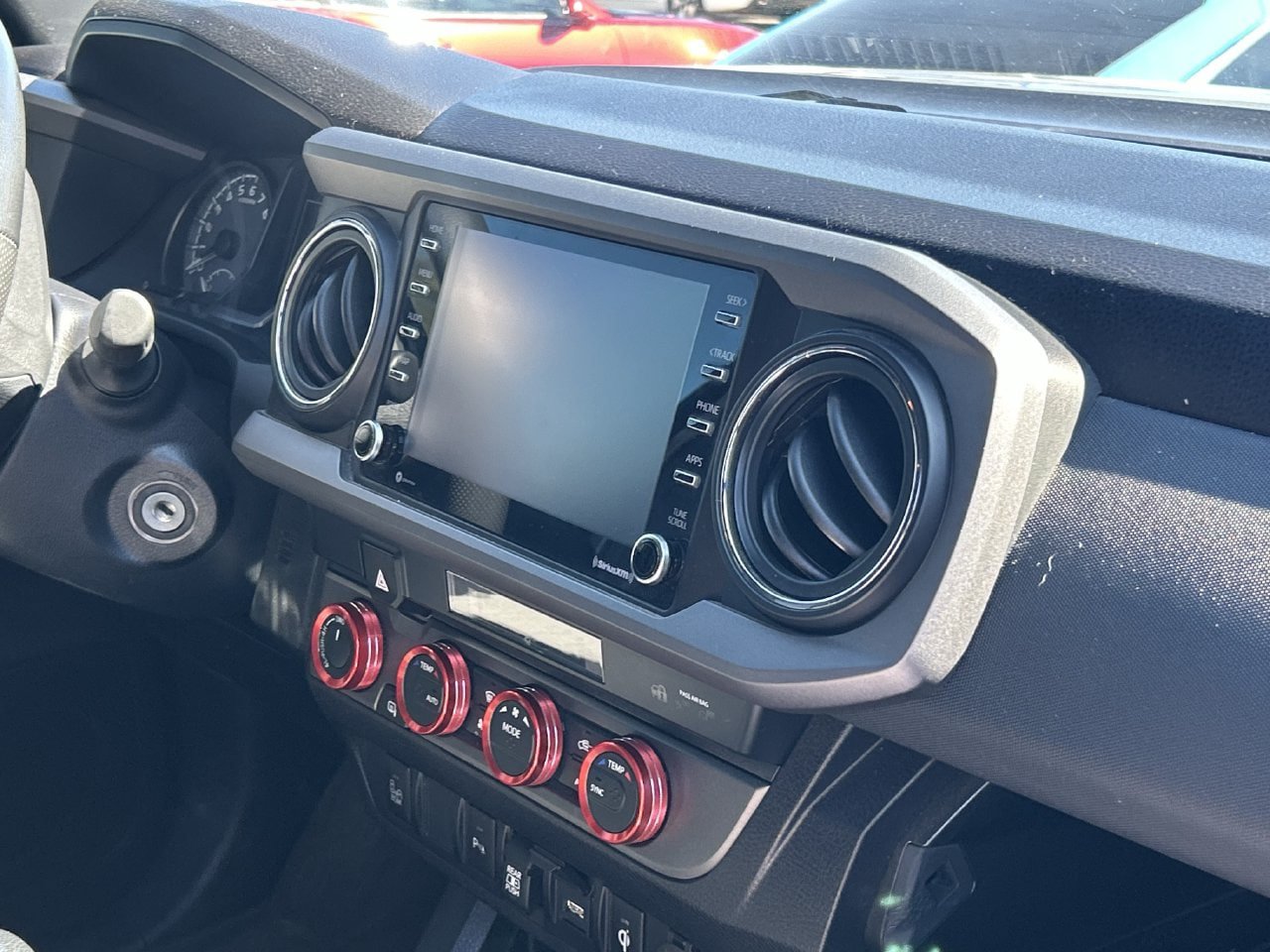 Used 2022 Toyota Tacoma TRD Off-Road AWD/4WD image 9