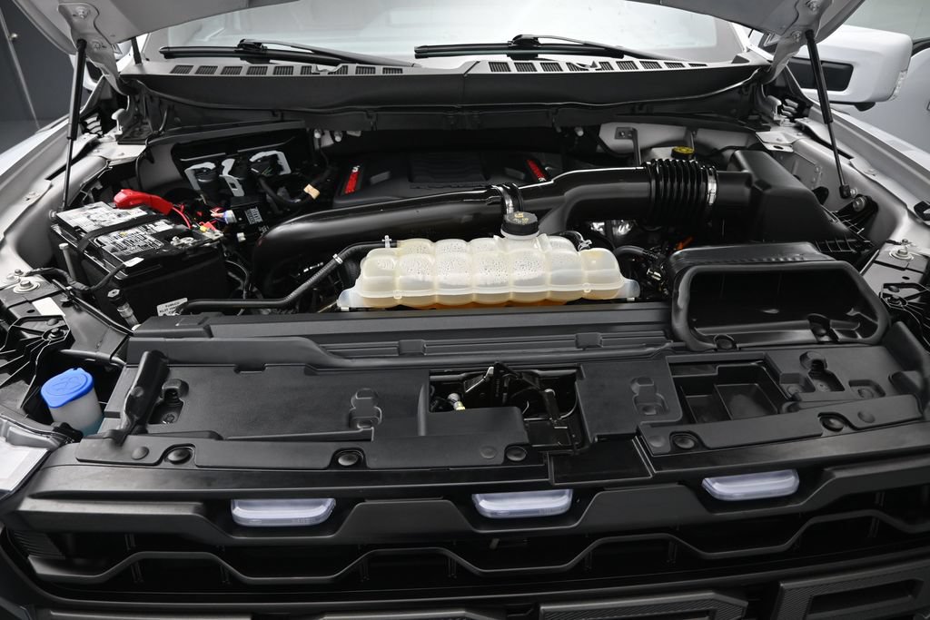 Used 2025 Ford F150 Raptor AWD/4WD image 23