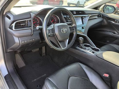 Used 2018 Toyota Camry XSE FWD image 17