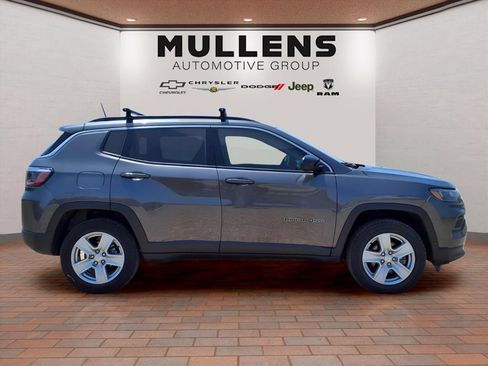 Used 2022 Jeep Compass Latitude AWD/4WD image 4