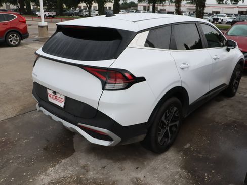 Used 2023 Kia Sportage EX FWD image 11