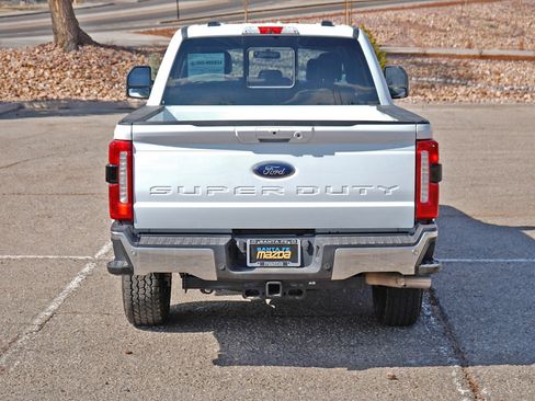 Used 2024 Ford F250 Lariat image 9