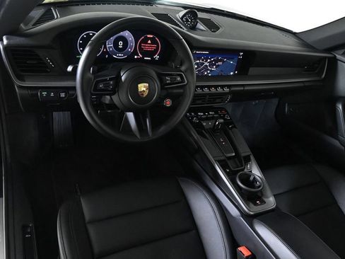 Used 2025 Porsche 911 Carrera w/ Sport Chrono Package RWD image 4