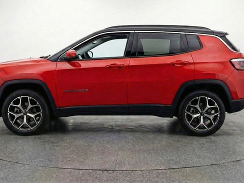 Used 2025 Jeep Compass Limited AWD/4WD image 5