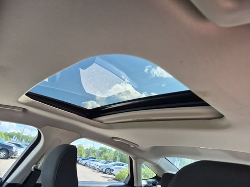 Used 2020 Ford Fusion SE FWD image 19