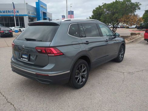 Used 2024 Volkswagen Tiguan SE image 8