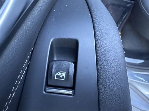 Used 2025 BMW X5 xDrive50e image 28