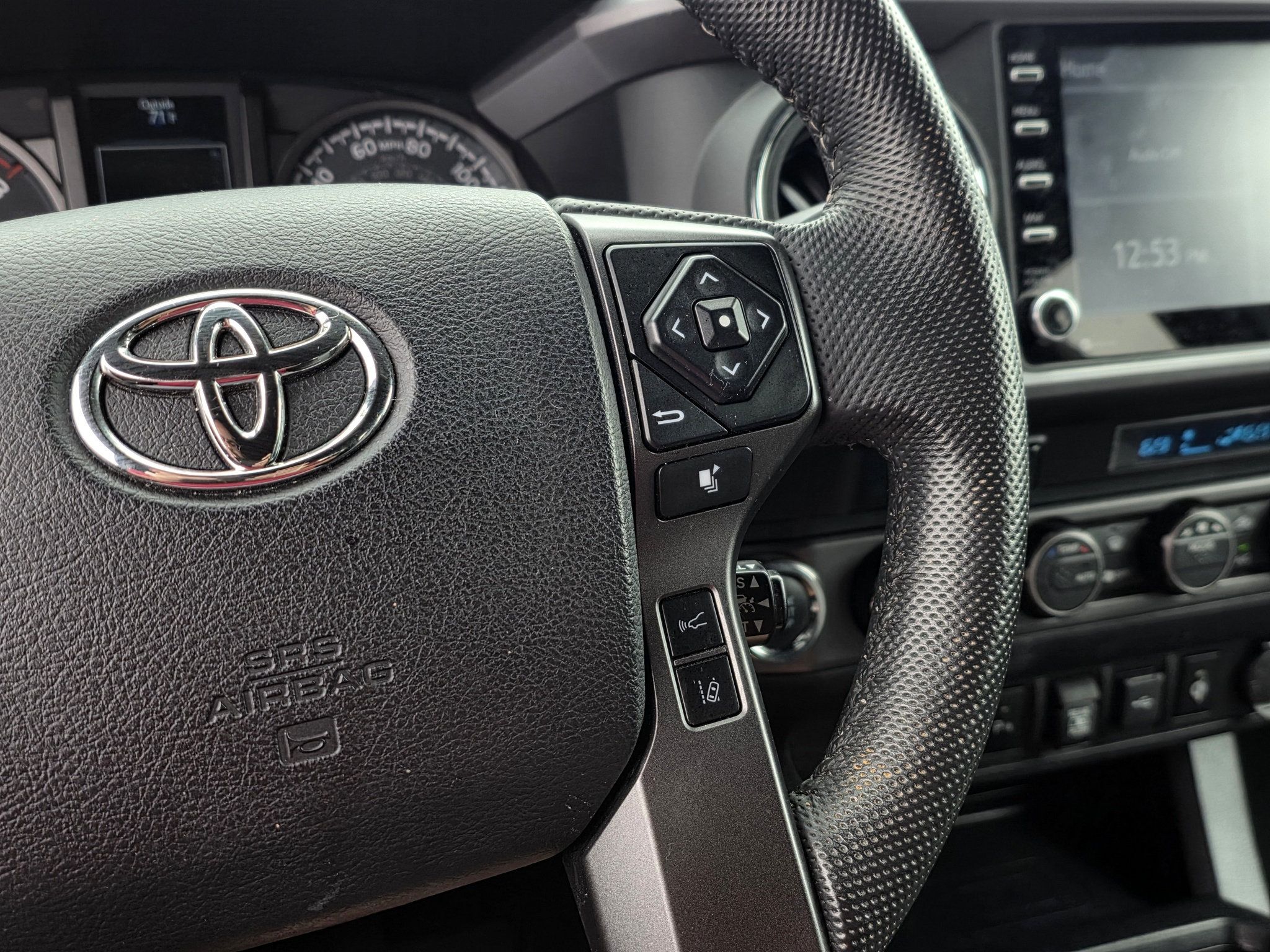 Used 2021 Toyota Tacoma TRD Off-Road w/ Technology Package AWD/4WD image 31