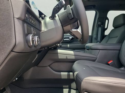 New 2026 Chevrolet Suburban LT w/ Comfort Package RWD image 22