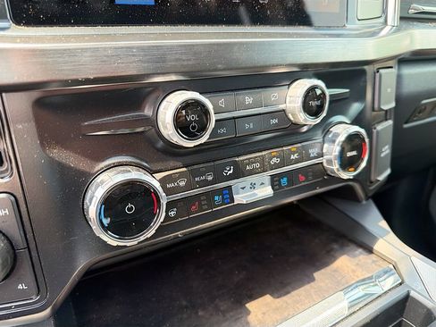 Used 2024 Ford F250 Lariat w/ Lariat Ultimate Package AWD/4WD image 17