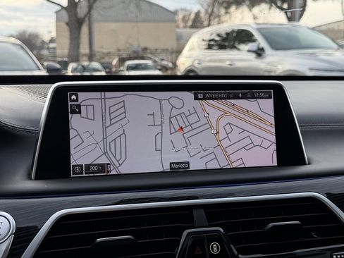 Used 2022 BMW 750i xDrive w/ Executive Package image 24