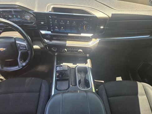 Used 2024 Chevrolet Silverado 1500 LT RWD image 8